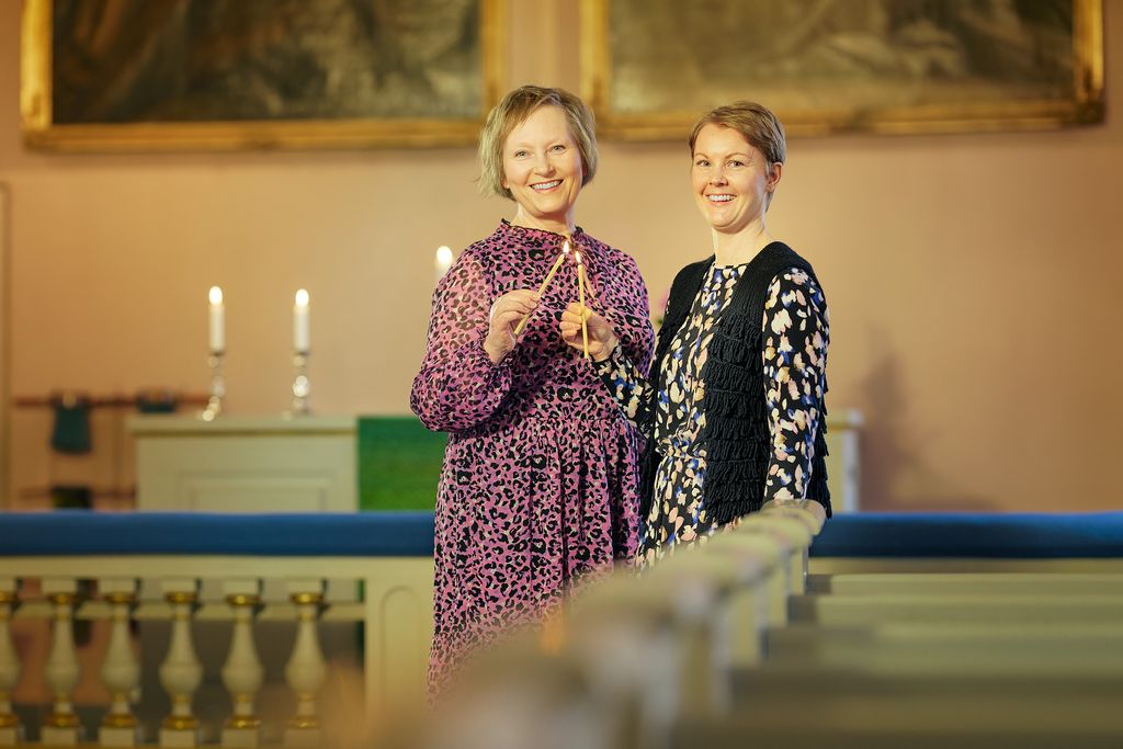 Lena Nikkilä ja Irja Voutila kutsuvat naisia luoviin työpajoihin Heinolaan. Siiville! on iltapäivä naisille, jossa keskitytään luovuuteen ja rauhoitutaan omien kykyjen ja lahjojen äärelle. Kuva: Jani Mahkonen