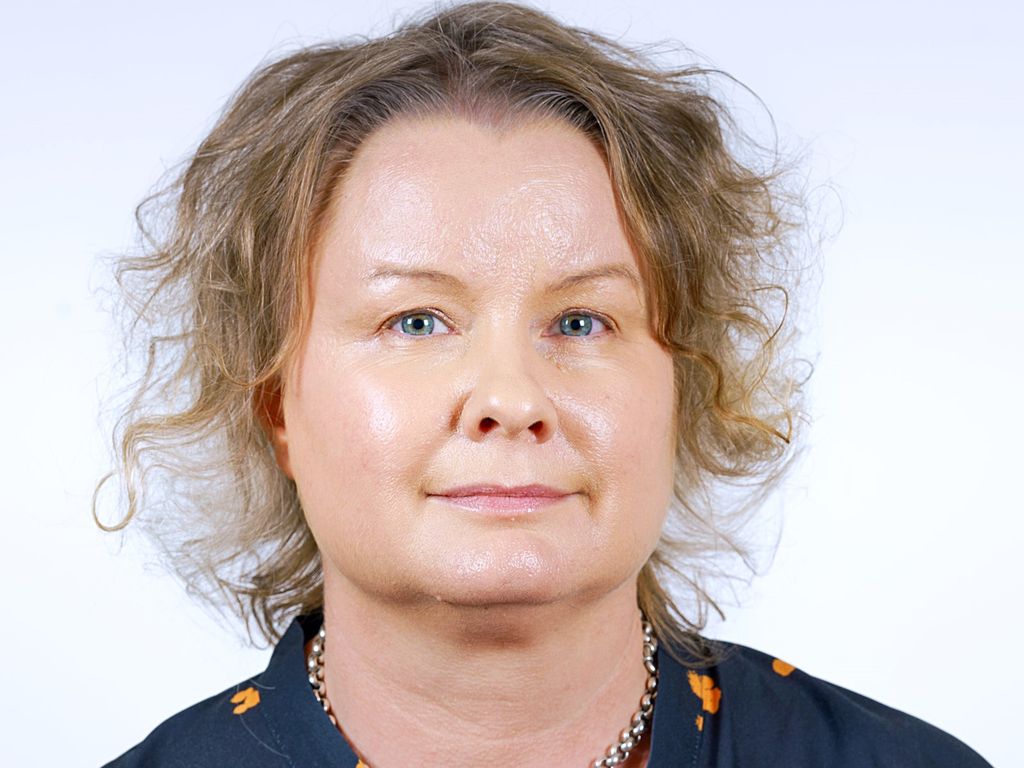 Essi Nieminen on toiminut luottamustehtävässään nyt runsaat kaksi vuotta. Hän näkee, että ongelmat juontavat juurensa seurakuntien liitokseen. Padasjoen seurakunta liittyi Hollolan seurakuntaan Kuhmoisten kanssa vuonna 2017. Kuva: Kirkonseudun kuva-arkisto